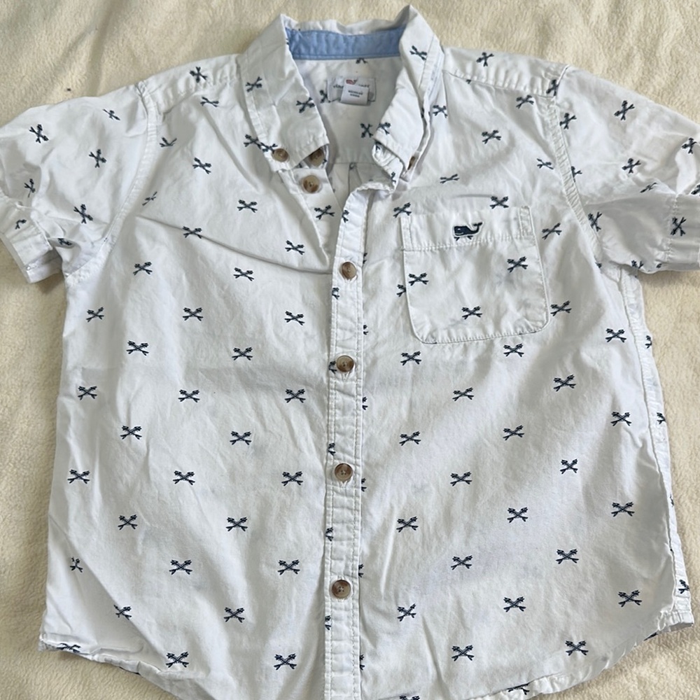Vineyard Vines White and Blue Button Down Shirt